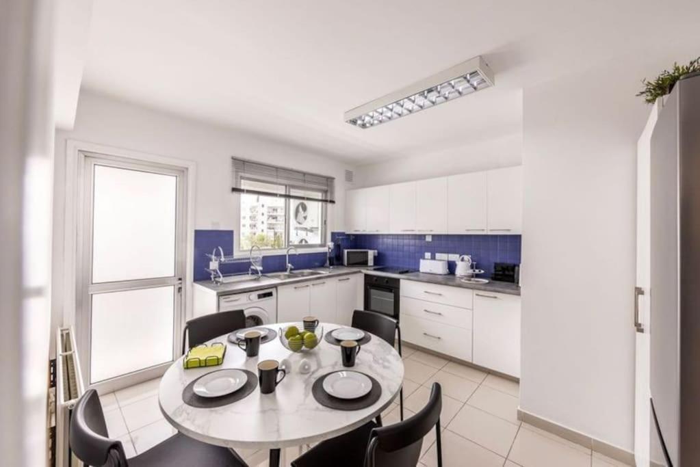 Luxurious Bright & Stylish 2Br With Office In Nicosia 아파트 외부 사진