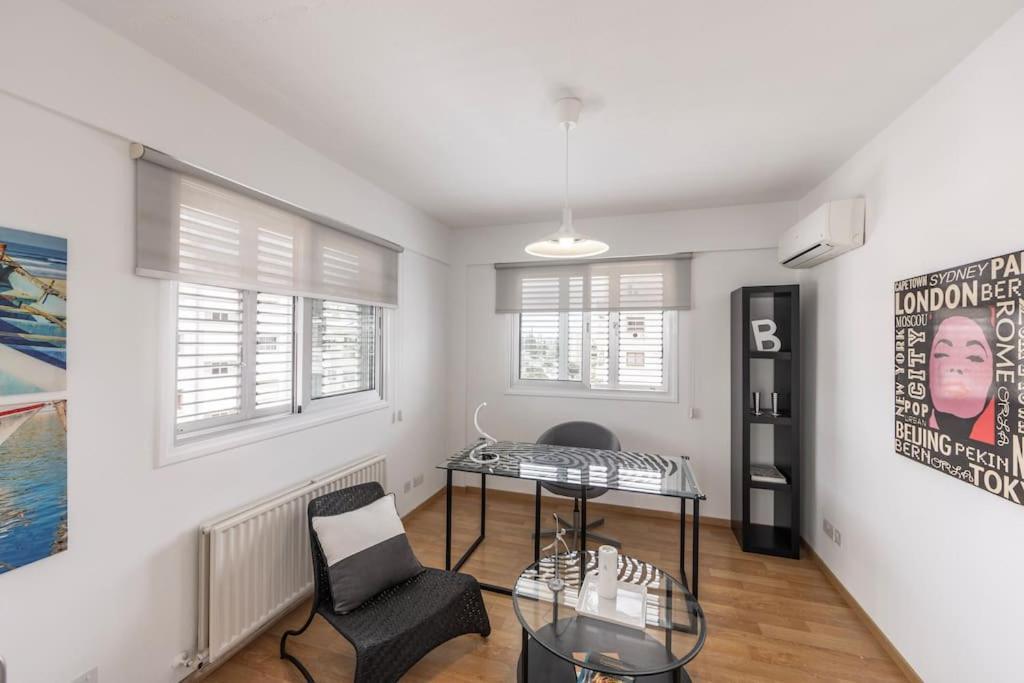 Luxurious Bright & Stylish 2Br With Office In Nicosia 아파트 외부 사진