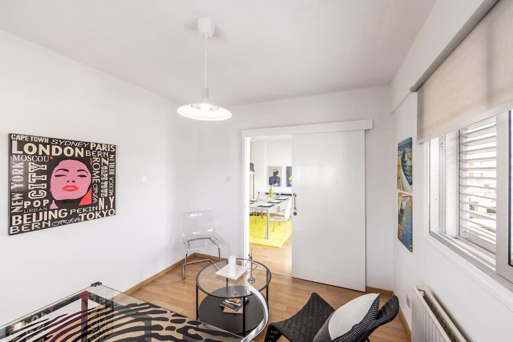 Luxurious Bright & Stylish 2Br With Office In Nicosia 아파트 외부 사진