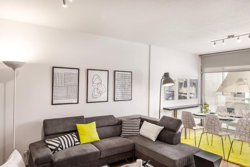Luxurious Bright & Stylish 2Br With Office In Nicosia 아파트 외부 사진