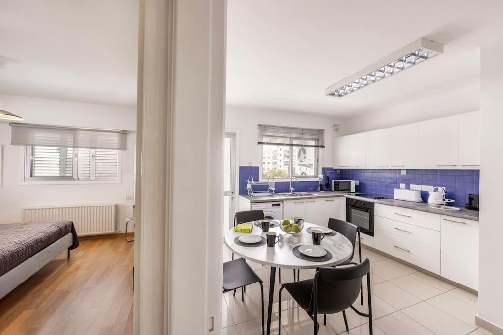 Luxurious Bright & Stylish 2Br With Office In Nicosia 아파트 외부 사진